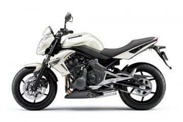 2011年モデル ER-6n ABS (ER650DBF)※欧州一般仕様