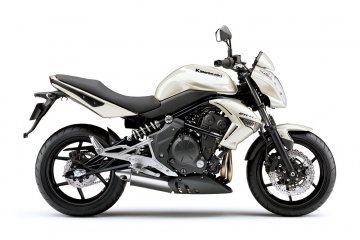 2011年モデル ER-6n ABS (ER650DBF)※欧州一般仕様