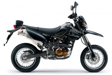 2015年モデル D-TRACKER 125 タイ仕様