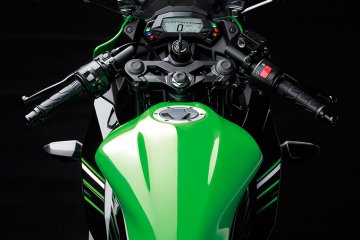 2015年モデル Ninja 250SL