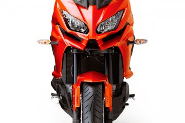 2015年モデル VERSYS 1000 欧州一般仕様 (KLZ1000B)スタイリングフォト