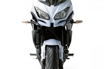 2015年モデル VERSYS 650 ABS 欧州一般仕様 (KLE650F)スタイリングフォト