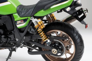 2015年モデル ZRX1200 DAEG カワサキ正規取扱店特別仕様車