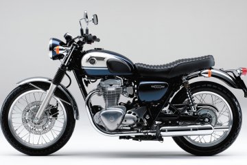 2016年モデル W800