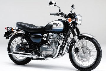 2016年モデル W800