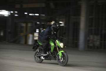 2016年モデル Z125 PRO タイ仕様(BR125H)アクションフォト