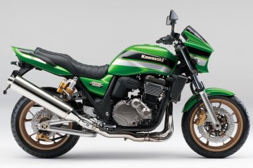 2013年モデル ZRX1200 DAEG Z生誕40周年記念 カワサキ正規取扱店特別仕様車