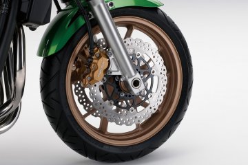 2013年モデル ZRX1200 DAEG Z生誕40周年記念 カワサキ正規取扱店特別仕様車