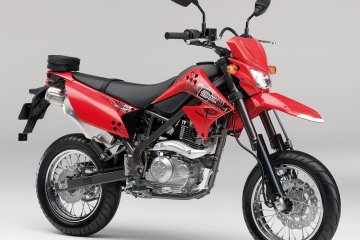 2012年モデル D-TRACKER 125