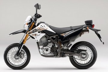 2012年モデル D-TRACKER 125