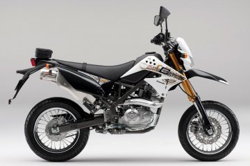 2012年モデル D-TRACKER 125