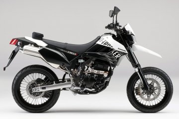 2013年モデル D-TRACKER X