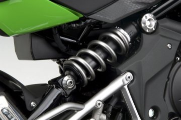 2011年モデル Ninja400R リヤサスペンション