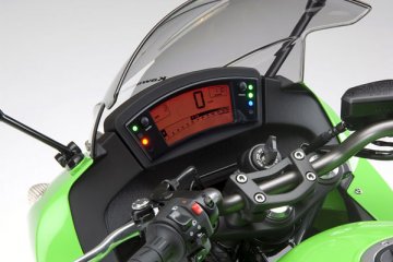 2011年モデル Ninja400R フロントまわり