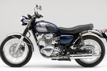 2014年モデル W800