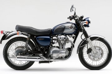 2014年モデル W800