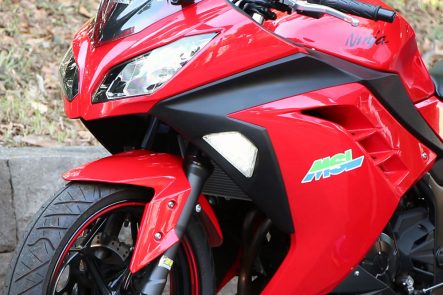 ボスコムジャパン Ninja 250用 LEDウインカー