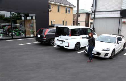 カワサキ プラザ越谷 駐車場