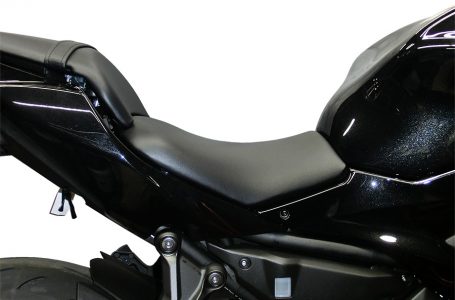 ケイズスタイル Ninja 650用 ローシート(-20mm＋低反発素材)