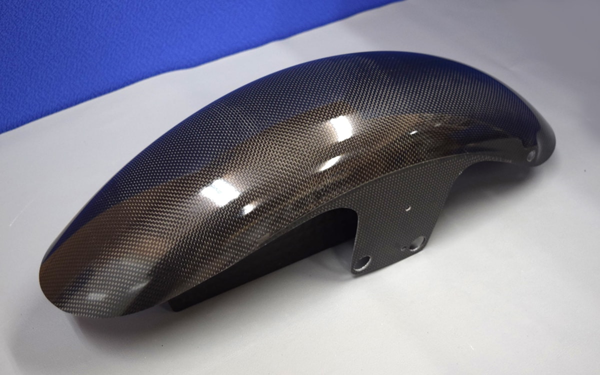 人気TOP BLESS R'sより、ZEPHYR1100/ZRX1200 DAEG用のカーボンフェンダー パーツ