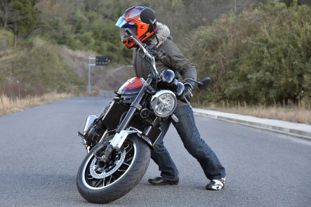 Z900RS(2018年モデル) 引き起こし