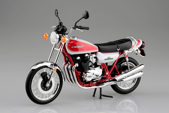 青島文化教材社 1/12 完成品バイク KAWASAKI 750RS(Z2) 赤白カラー