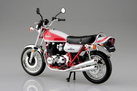 青島文化教材社 1/12 完成品バイク KAWASAKI 750RS(Z2) 赤白カラー