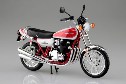 青島文化教材社 1/12 完成品バイク KAWASAKI 750RS(Z2) 赤白カラー