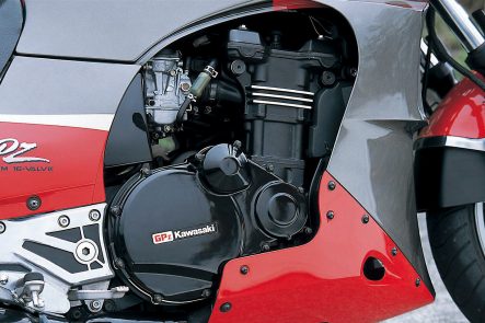 GPZ900R(A13) エンジン