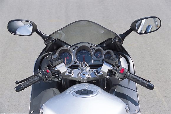 2002 ZZR1200(ZX1200C1) メーターまわり