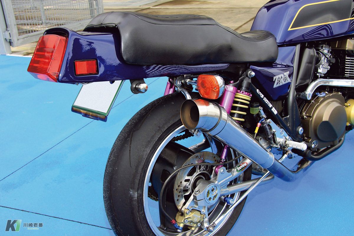 カワサキ ZRX-II（95〜08年） DESIGN（シックデザイン） バイク用品・パーツのゼロカスタム 通販 PayPayモール  ロードコメット2 クリアスクリーン メタリックノクターンブルー（C6） 通常スクリーン CHIC ノーマルラ