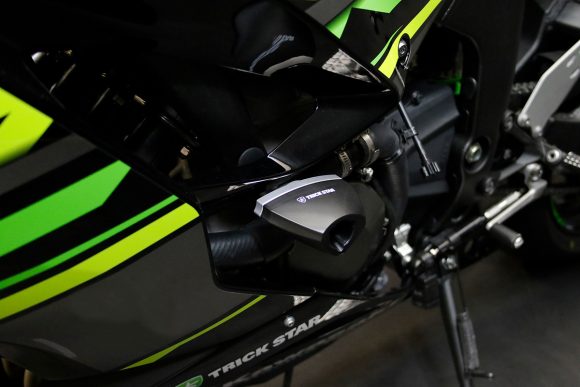 トリックスター ZX-6R(19〜) フレームスライダー TYPE-D