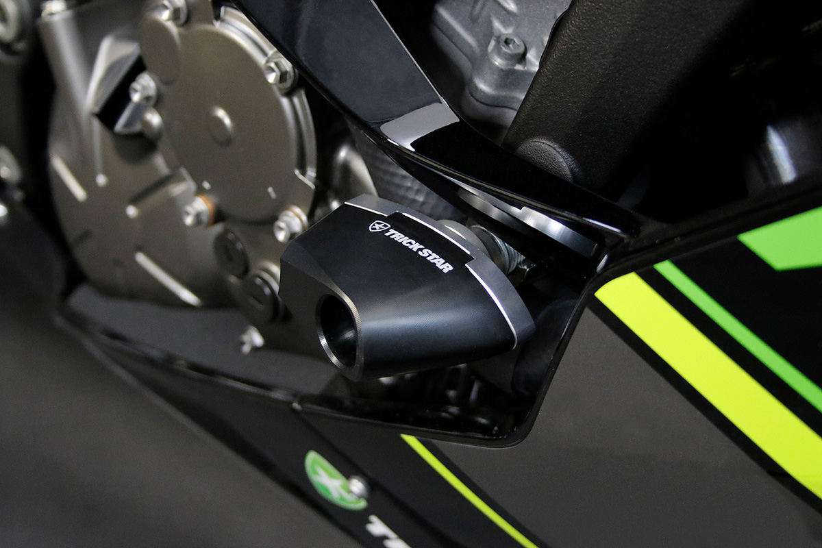 トリックスターより Ninja Zx 6r 19 用のフレームスライダー3タイプが登場 パーツ カワサキイチバン