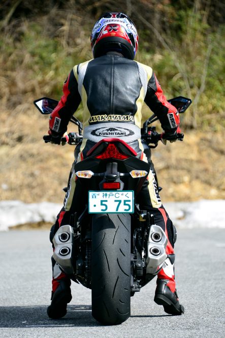 2016 Z1000(ZR1000F) 足着き