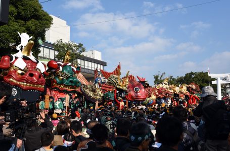 唐津神社の参道前