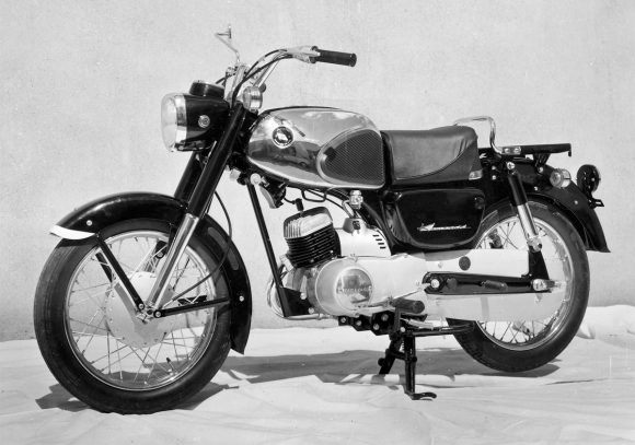 1963 B8