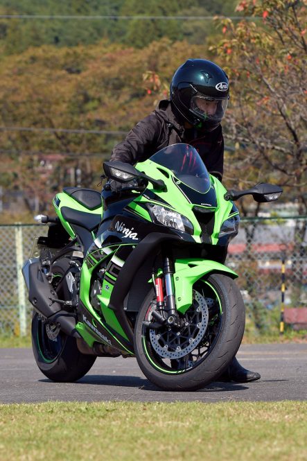 2016年モデル Ninja ZX-10R(ZX1000R) 取り回し