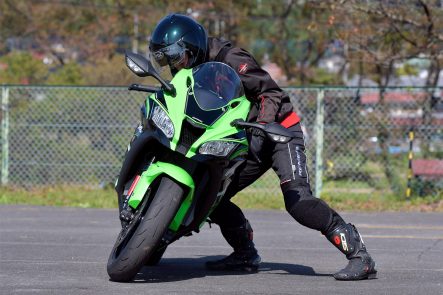 2016年モデル Ninja ZX-10R(ZX1000R) 引き起こし