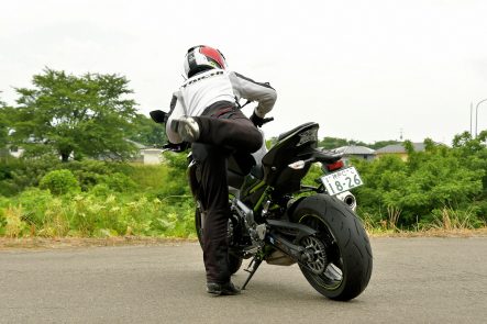 2018年モデル Z900(ZR900B) 乗り降り