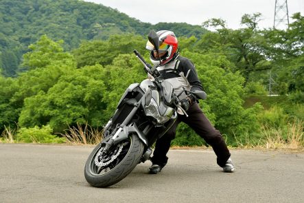 2018年モデル Z900(ZR900B) 引き起こし