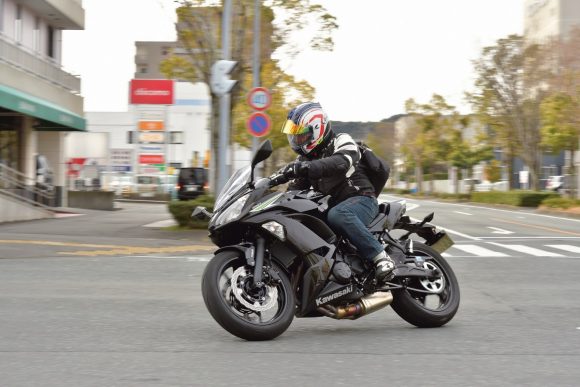 2018年モデル Ninja 650(EX650KJFA) 市街地走行