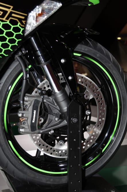 東京モーターショー2019 Ninja ZX-25R フロントブレーキ