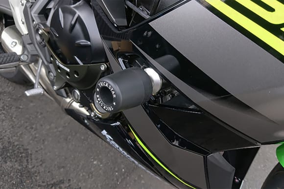 Ninja 650(17-19)、Z650(17-19) フレームスライダー