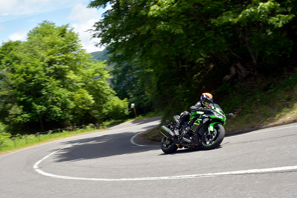 Ninja Zx 6r 19 を1 000km試乗 上質な走行フィーリングを持つミドルスーパースポーツ 3ページ目 3ページ中 試乗 車両解説 カワサキイチバン