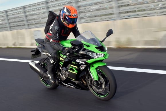 Ninja ZX-6Rインプレッション 高速道路を走行