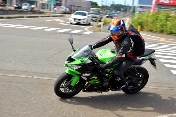 Ninja ZX-6Rインプレッション 市街地走行