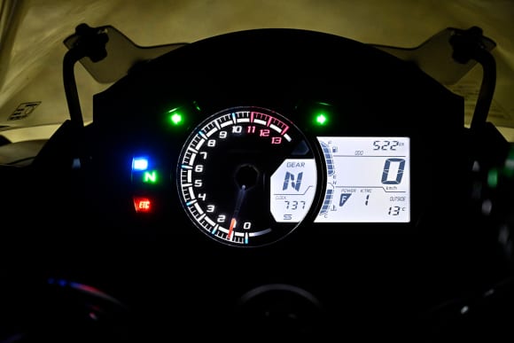 Ninja 1000インプレッション メーター視認性 夜間