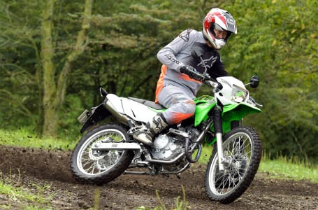 オフを楽しむための選択、それが230の排気量／KLX230&KLX230R