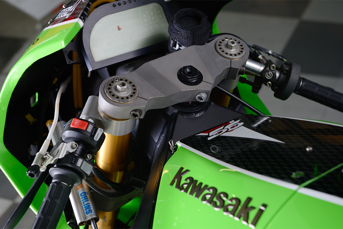 MotoGP：ZX-RR(2005)／参戦中期、初期よりさらに磨かれたフォルムと ...