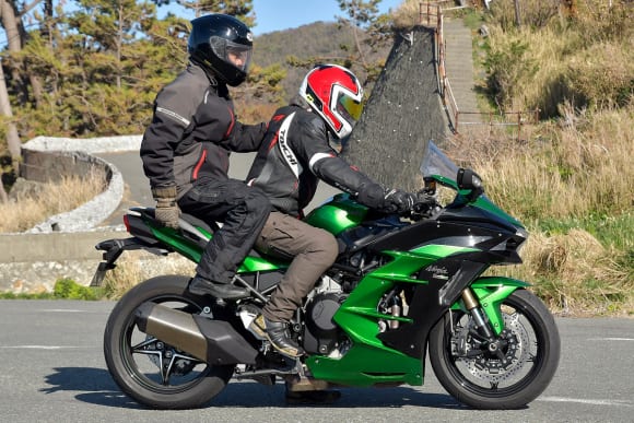 2018年モデル Ninja H2 SX SE(ZX1002BJF) 二人乗り